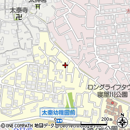 大阪府寝屋川市太秦緑が丘7-6周辺の地図