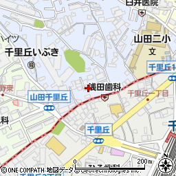 大阪府吹田市千里丘下11-2周辺の地図