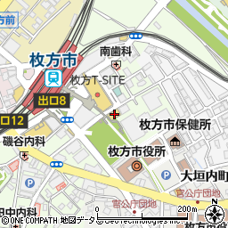 ファミリーマート枚方市役所前店周辺の地図