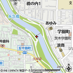 大阪府茨木市学園町2周辺の地図