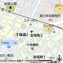 愛知県豊川市金塚町2丁目52周辺の地図