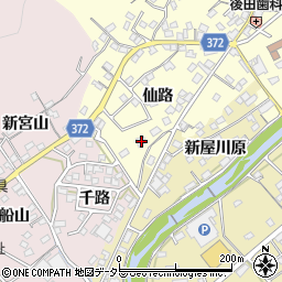 愛知県豊川市国府町仙路14周辺の地図