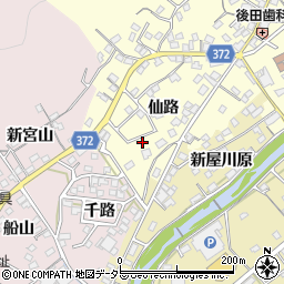 愛知県豊川市国府町仙路20周辺の地図