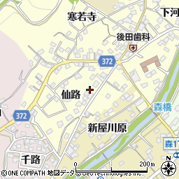 愛知県豊川市国府町仙路50周辺の地図