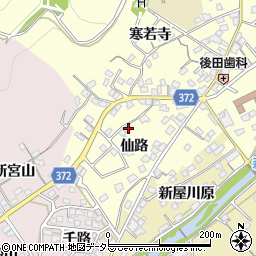 愛知県豊川市国府町仙路66周辺の地図