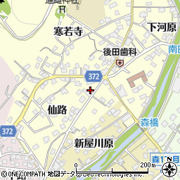 愛知県豊川市国府町仙路54周辺の地図