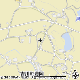 兵庫県三木市吉川町豊岡592周辺の地図