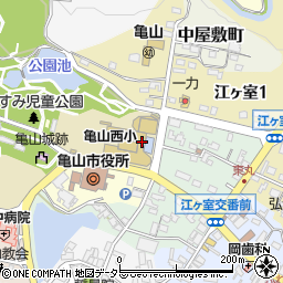 三重県亀山市本丸町585周辺の地図