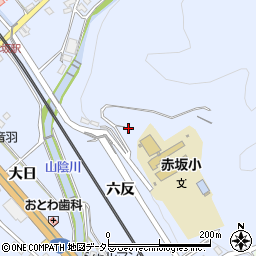 愛知県豊川市赤坂町（六反）周辺の地図