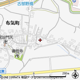 三重県亀山市布気町1742-1周辺の地図