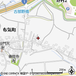 三重県亀山市布気町137-8周辺の地図