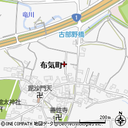 三重県亀山市布気町145-1周辺の地図