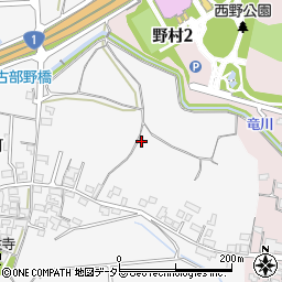 三重県亀山市布気町74周辺の地図