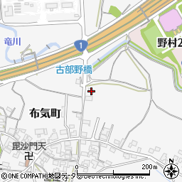 三重県亀山市布気町118-2周辺の地図