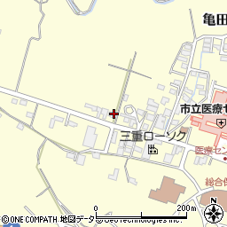三重県亀山市亀田町487-3周辺の地図