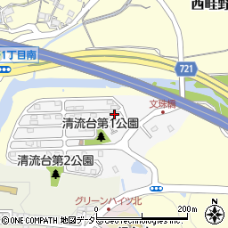 兵庫県川西市清流台11-13周辺の地図