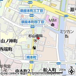 愛知県半田市南本町1丁目40周辺の地図