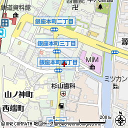 愛知県半田市銀座本町4丁目26周辺の地図