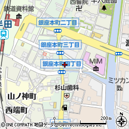 愛知県半田市銀座本町4丁目15周辺の地図