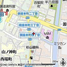 愛知県半田市銀座本町4丁目25周辺の地図