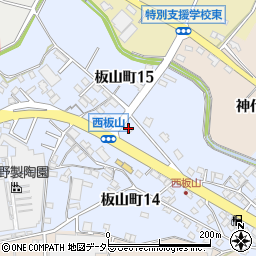 ファミリーマート半田板山町店周辺の地図