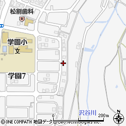 兵庫県三田市学園7丁目3周辺の地図