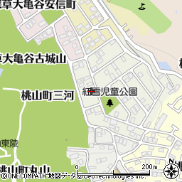 京都府京都市伏見区桃山紅雪町10-2周辺の地図