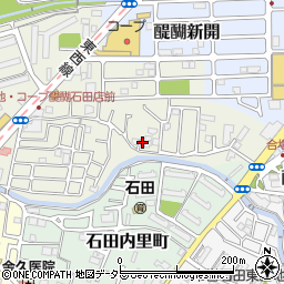 京都府京都市伏見区石田大受町10-17周辺の地図