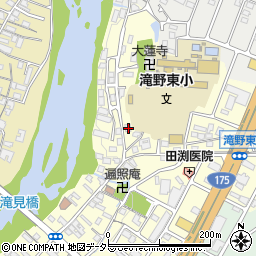 兵庫県加東市新町82周辺の地図