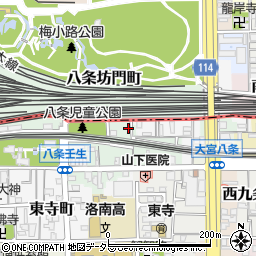 京都府京都市南区八条町477-4周辺の地図