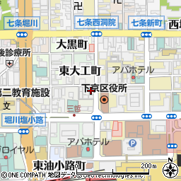 セブンイレブン下京区役所前店周辺の地図