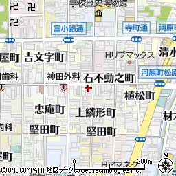セブンイレブン京都松原麩屋町店周辺の地図