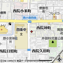 京都府京都市右京区西院坤町32周辺の地図