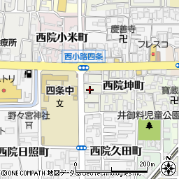 京都府京都市右京区西院坤町28周辺の地図