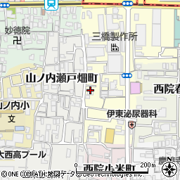 京都府京都市右京区山ノ内赤山町24周辺の地図