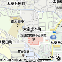 京都府京都市右京区太秦土本町11-10周辺の地図