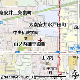 京都府京都市右京区山ノ内御堂殿町13-17周辺の地図