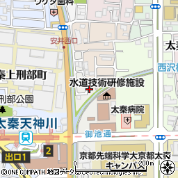 京都府京都市右京区太秦安井松本町10-19周辺の地図