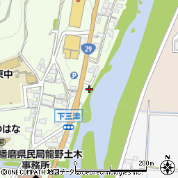 兵庫県宍粟市山崎町三津308-2周辺の地図