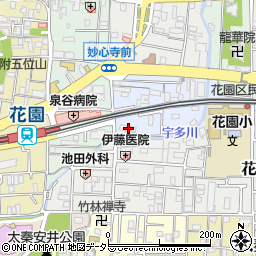 京都府京都市右京区太秦安井小山町2-3周辺の地図