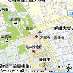 京都府京都市右京区嵯峨釈迦堂大門町8周辺の地図