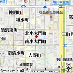 京都府京都市上京区北小大門町556周辺の地図