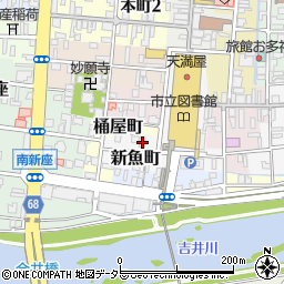 岡山県津山市新魚町62周辺の地図