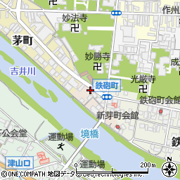 岡山県津山市新茅町4周辺の地図