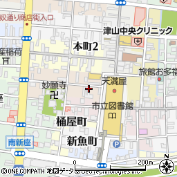 岡山県津山市戸川町32周辺の地図