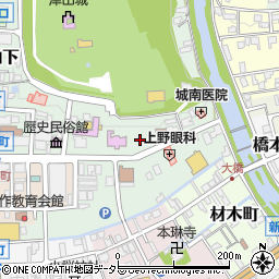 津山市城下駐車場周辺の地図