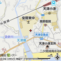 千葉県鴨川市天津1067周辺の地図