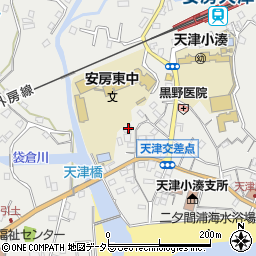 千葉県鴨川市天津1067-1周辺の地図