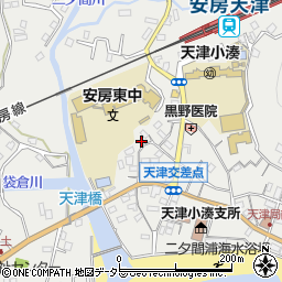 千葉県鴨川市天津1065周辺の地図