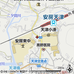 千葉県鴨川市天津1019-5周辺の地図